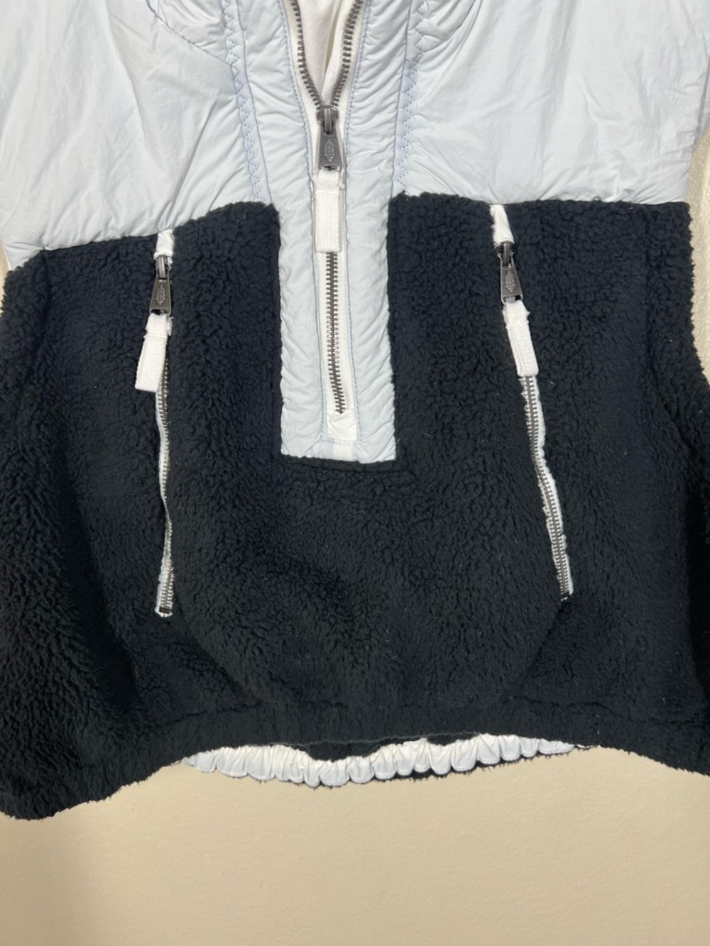 Free People Movement Journey Ahead Sherpa Cropped Vest Women’s Size Medium Black - Picture 4 of 11